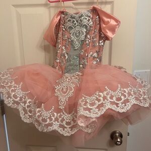 Weissman size MC dance costume